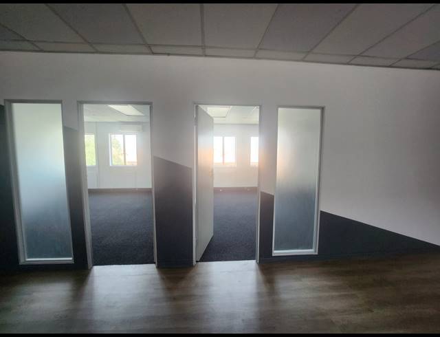203M² OFFICE TO LET IN RANDJESPARK